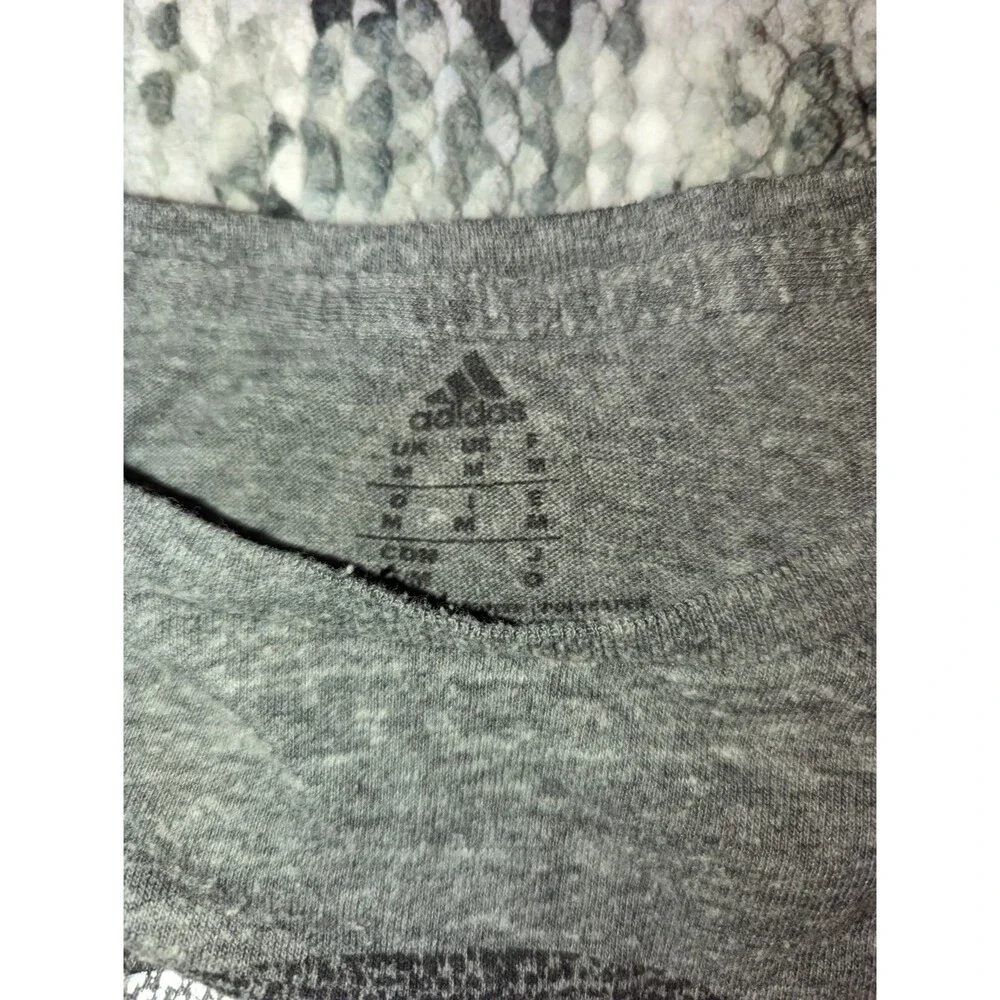 Men's Medium M Adidas Basketball Logo Gray T-shirt